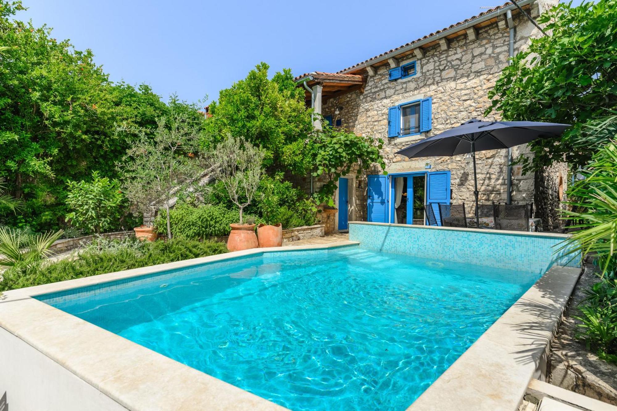 Schoene Steinvilla Annette Mit Pool Und Sauna *